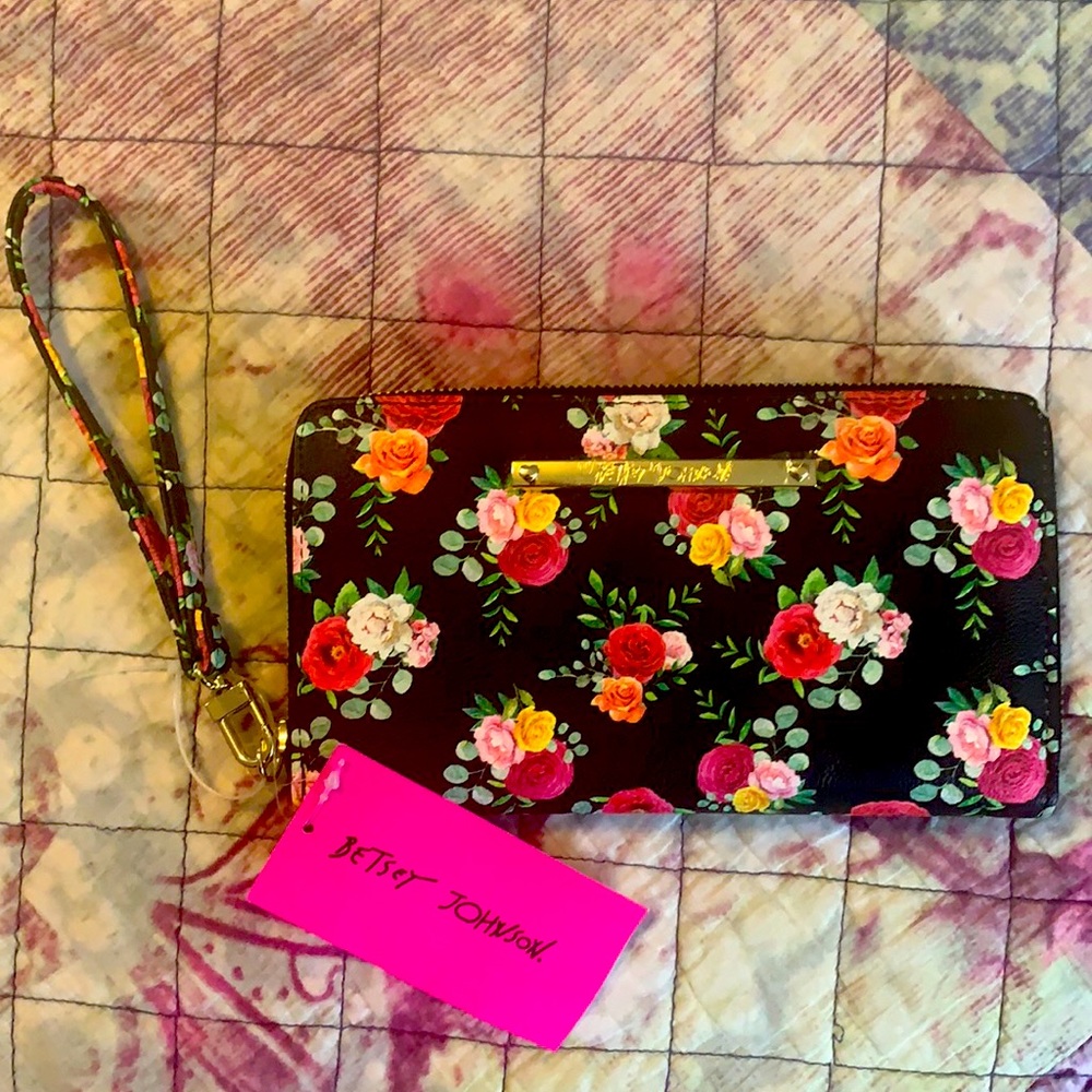 NWT Betsey Johnson wristlet wallet